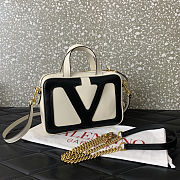 Fortok Valentino Garavani Viva Superstar Nappa Leather Handbag With Top Handle Uni 23x16x8cm - 2