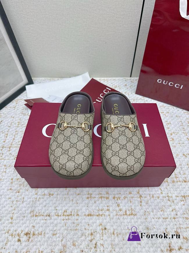 Fortok Gucci GG Supreme Monogram Miro Soft Calfskin Horsebit Slippers  - 1