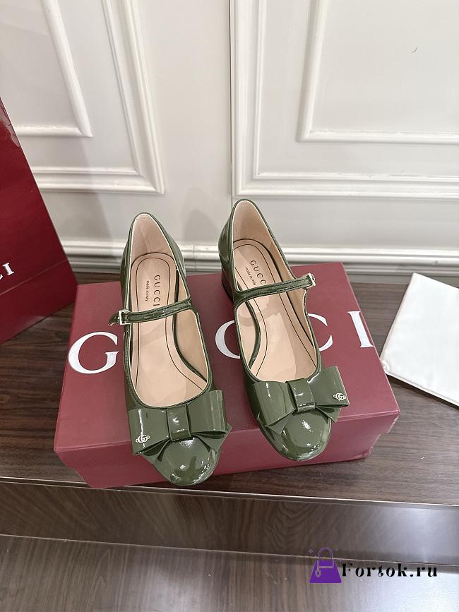 Fortok Gucci slingback pumps in a green patent leather - 1