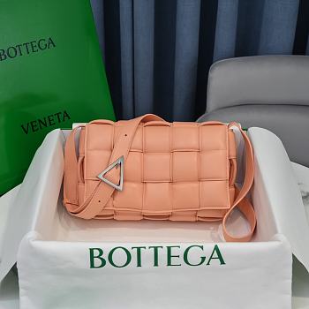 Fortok Bottega Veneta Cassette Padded Bag Salmon 26x18x8cm