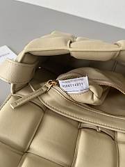 Fortok Bottega Veneta Cassette Padded Bag Sage Beige 26x18x8cm - 5