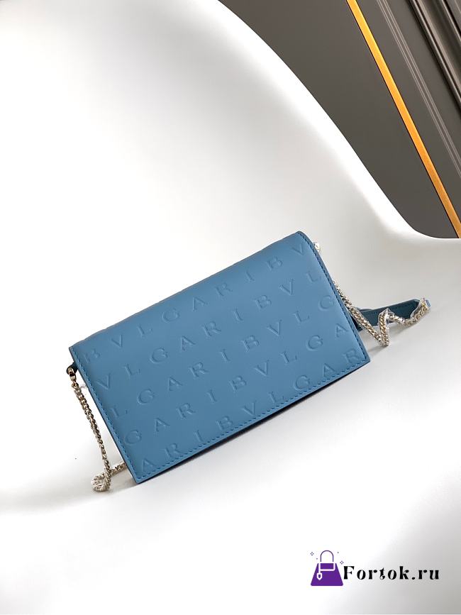 Fortok Bvlgari Logo Chain Wallet in Blue 19 X 10.5 X 4.5cm - 1