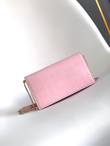 Fortok Bvlgari Logo Chain Wallet in Pink 19 X 10.5 X 4.5cm