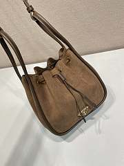 Forotk Prada logo plaque handbag Suede Cocoa Brown 22 x 21 x 10.5cm - 3
