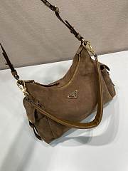 Fortok Large Prada Explore suede bag Cocoa Brown 32 x 22 x 11.5 cm - 5