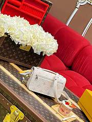 Fortok Louis Vuitton Pochette Métis East West M25682 21.5x13.5x6cm - 4