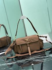 Fortok Prada Explore medium Re-Nylon shoulder bag with flap Brown 30 x 10 x 14 cm - 6