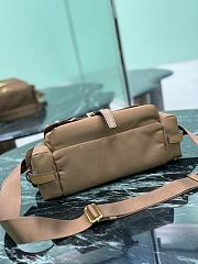 Fortok Prada Explore medium Re-Nylon shoulder bag with flap Brown 30 x 10 x 14 cm - 5