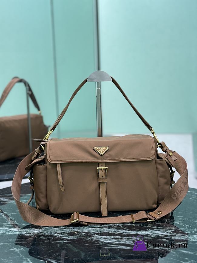 Fortok Prada Explore Large Re-Nylon shoulder bag with flap Brown 37.5 x 19 x 12 cm  - 1