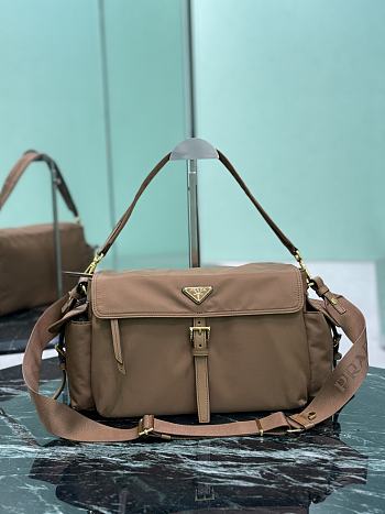 Fortok Prada Explore Large Re-Nylon shoulder bag with flap Brown 37.5 x 19 x 12 cm 