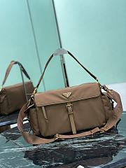 Fortok Prada Explore Large Re-Nylon shoulder bag with flap Brown 37.5 x 19 x 12 cm  - 4