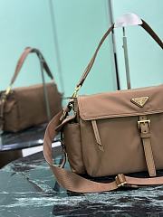 Fortok Prada Explore Large Re-Nylon shoulder bag with flap Brown 37.5 x 19 x 12 cm  - 3