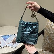 Fortok CHANEL 22 Mini Handbag Crinkled Metallic Leather Blue 19 x 20 x 6cm - 2