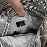 Fortok CHANEL 22 Mini Handbag Crinkled Metallic Leather Silver 19 x 20 x 6cm - 2