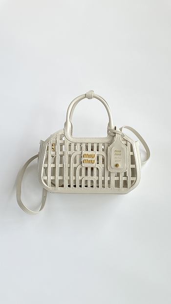 Fortok Miu Miu Leather basket Chalk White 24*13*9cm