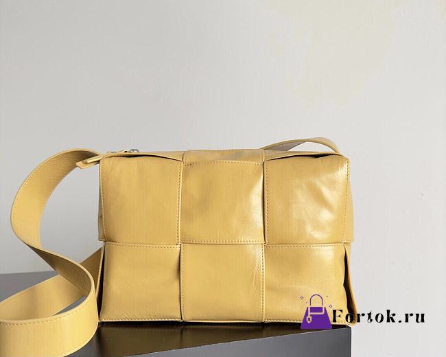 Fortok Bottega Veneta Arco Camera Bag Leather Yellow 28*18*9cm  - 1