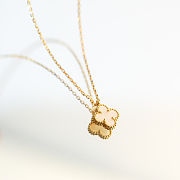 Fortok Van Cleef & Arpels Sweet Alhambra pendant Neckalce In yellow gold, Mother-of-pearl - 5