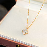 Fortok Van Cleef & Arpels Sweet Alhambra pendant Neckalce In yellow gold, Mother-of-pearl - 2