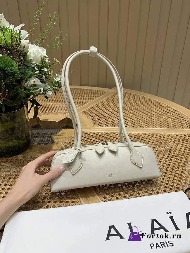 Fortok Alaïa Women's Le Teckel Bag White 27*9*8cm  - 1