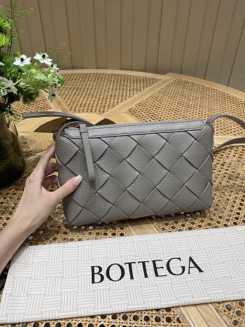 Fortok Bottega Veneta Diago Zipped Messenger Limestone 25*5*15cm 