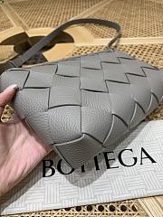 Fortok Bottega Veneta Diago Zipped Messenger Limestone 25*5*15cm  - 2