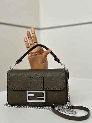 Fortok Fendi selleria baguette shoulder bag 19.5x4.5x13cm