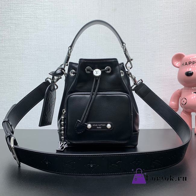 Fortok Louis Vuitton Noé Cargo Black M13985 24 x 16 x 22 cm - 1