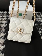 Fortok Chane Mini Quilted Lambskin CC Enamel Clutch with Chain Crossbody Bag White 11cm - 2