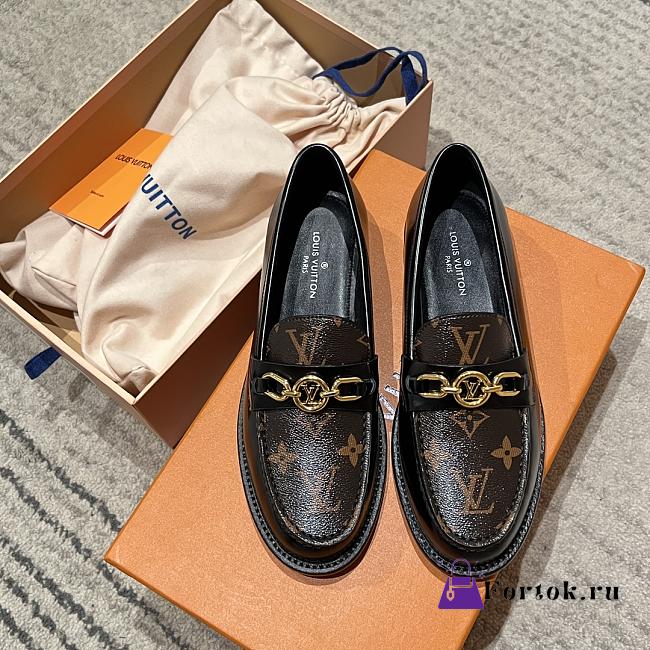 Fortok Louis Vuitton Chess Flat Loafers Black - 1