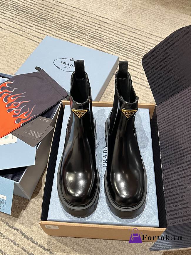 Fortok Prada Brushed leather Chelsea booties Black - 1