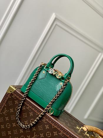 Fortok Louis Vuitton Alma Micro bag Green 15x19.5x10 cm