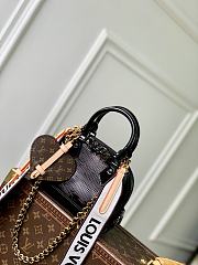 Fortok Louis Vuitton Alma Micro bag Black 15x19.5x10 cm - 1