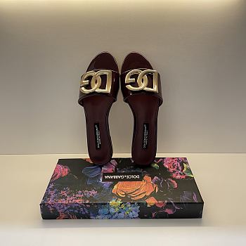 Fortok Dolce & Gabbana D&G slippers patent leather Brown