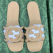 Fortok Gucci Interlocking G Slide Sandals Rubber Beige  - 1