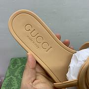 Fortok Gucci Interlocking G Slide Sandals Rubber Beige  - 3