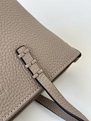 Fortok Fendi Mini Roll Dove grey Selleria mini-bag with 62 hand-sewn topstitches 15.5x11x13cm - 3