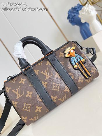 Fortok Louis Vuitton Keepall Bandoulière Bag in Monogram Canvas Zoom With Friends Bag 12 x 21 x 9CM