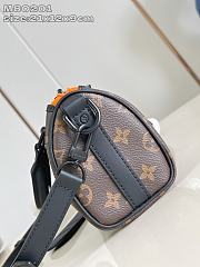 Fortok Louis Vuitton Keepall Bandoulière Bag in Monogram Canvas Zoom With Friends Bag 12 x 21 x 9CM - 3