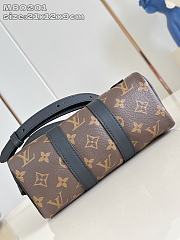 Fortok Louis Vuitton Keepall Bandoulière Bag in Monogram Canvas Zoom With Friends Bag 12 x 21 x 9CM - 4