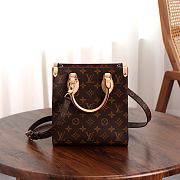 Fortok Louis Vuitton Sac plat BB 21.5 x 22 x 9 cm  - 4