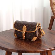 Fortok Louis Vuitton Diane Monogram Canvas handbag 15 x 9 x 24cm - 3