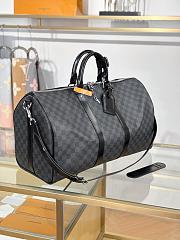 Fortok Louis Vuitton Keepall Bandoulière 50 in Damier Graphite Canvas 50x29x23cm - 5