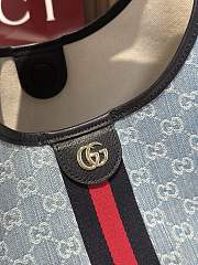 Fortok Gucci Giglio large tote bag in blue and white GG denim with Web trim 60 x 47 x 16cm - 5