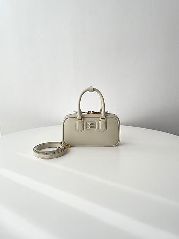 Fortok Miu Miu Arcadie Leather Mini Bag Ivory 10×19×5cm