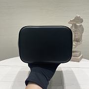 Fortok Celine Small Bucket Cuir Triomphe Shoulder Bag in smooth calfskin leather Black 30x22x13cm - 6