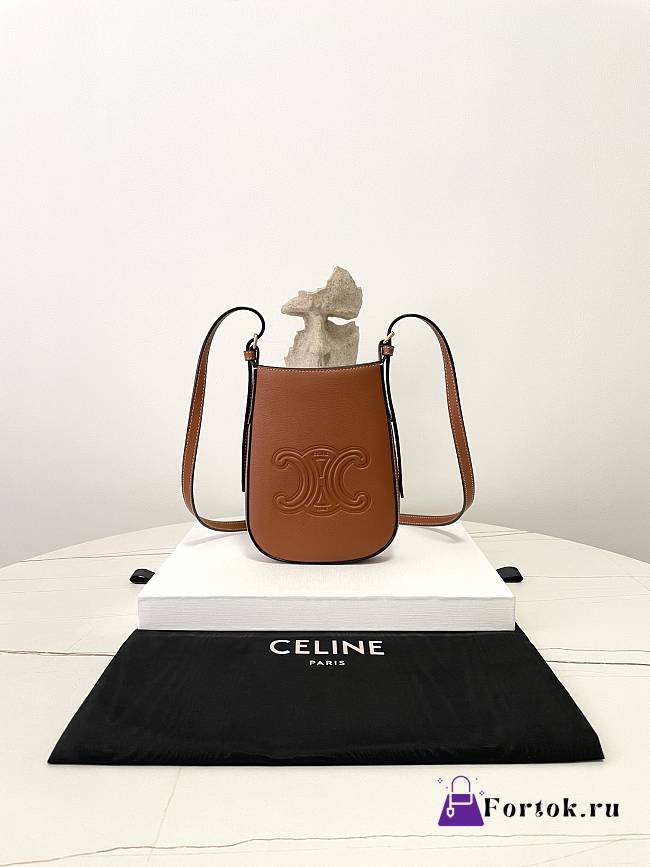 Fortok Celine Supple Calfskin Medium Triomphe Heloise Shoulder Bag in Tan 15×19.5×3cm - 1