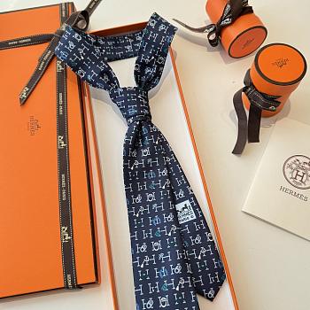 Fortok Hermès Navy Blue Silk Printed Tie 