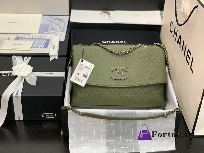 Fortok Chanel Handbag Leather in Green 32 x 7.5 x 19CM - 1