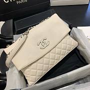 Fortok Chanel Handbag Caviar in Ivory 32 x 7.5 x 19CM - 6