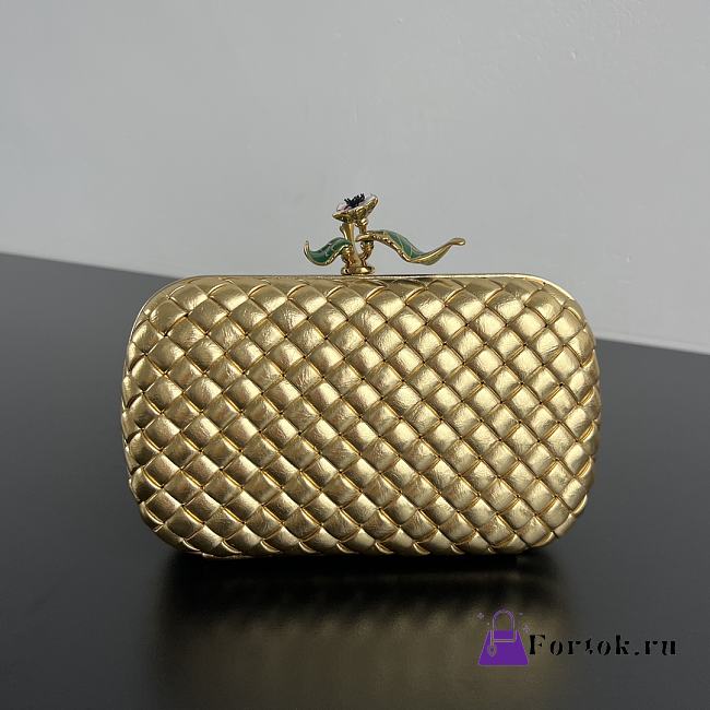 Fortok Bottega Veneta Intreccio Flower Knotted Minaudière in Gold 20x12x5.5cm - 1
